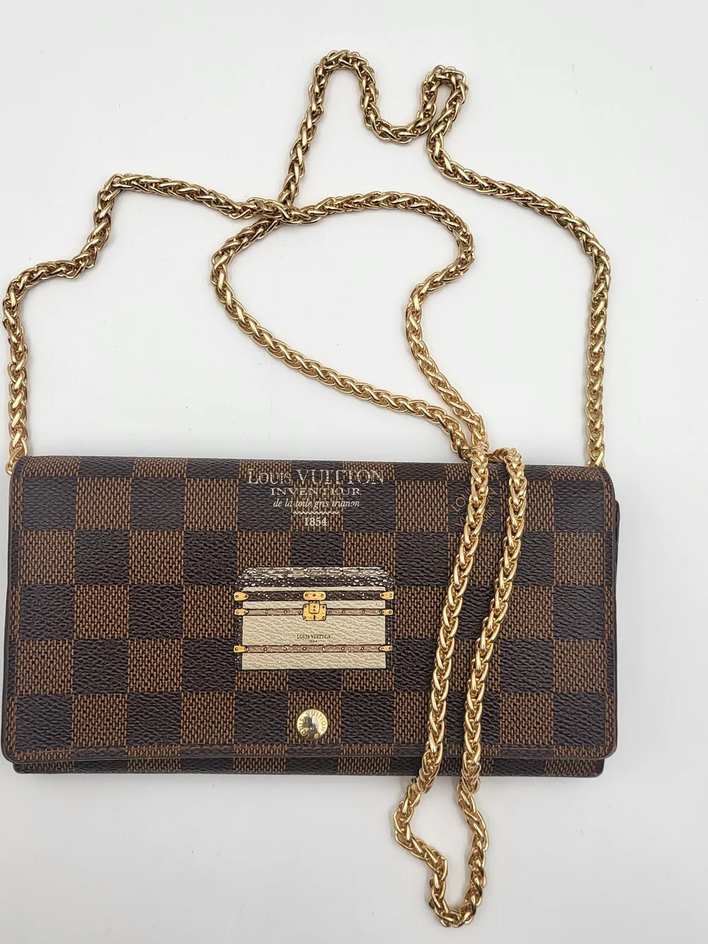 LOUIS VUITTON Limited Edition Damier Canvas Inventeur Trunks & Lock Sarah Wallet